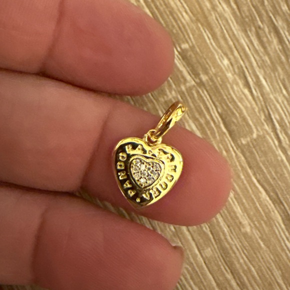 Pandora Gold Heart Charm - Picture 2 of 5